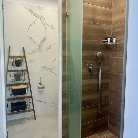 Erinia Luxury Apartman Áno Potamiá